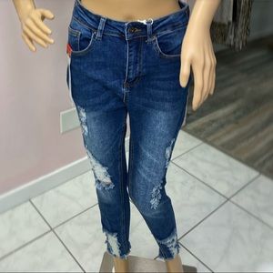 Distressed skinny jeans